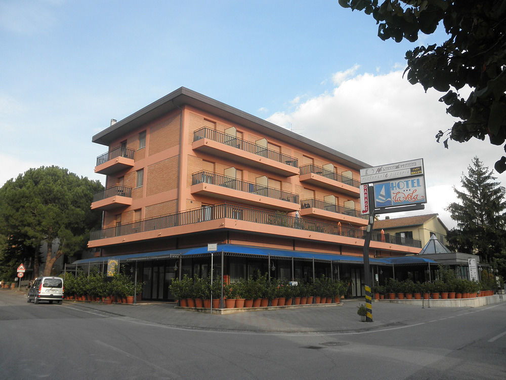 Hotel La Vela Passignano sul Trasimeno Dış mekan fotoğraf